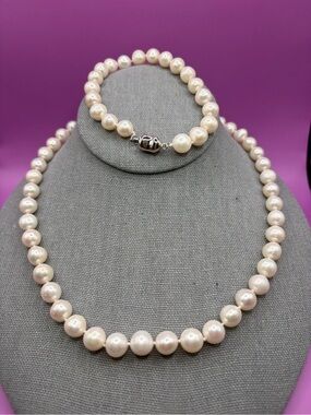 Freshwater Pearl Necklace and Bracelet Set